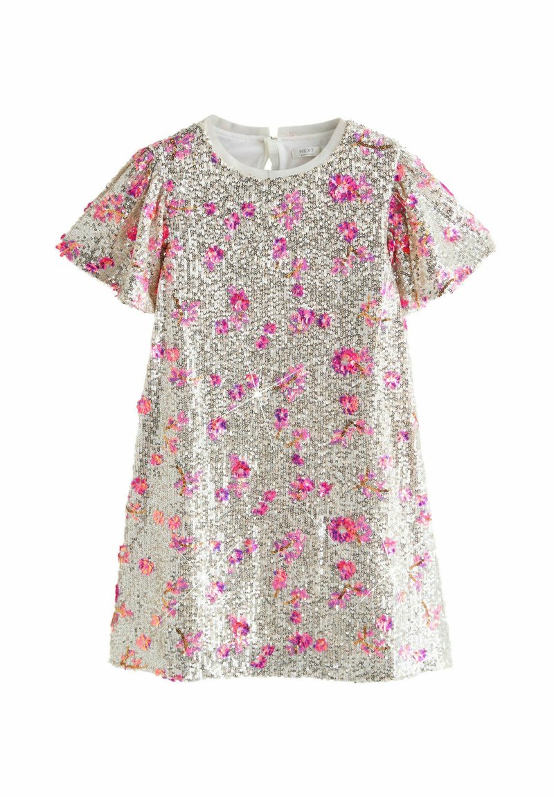 Sidabrinė suknelė, papuošta rožinėmis ir violetinėmis žydinčių sequin'ų detalėmis, su trumpomis pūstomis rankovėmis ir apvaliu iškirpimu. Nugaros užsegimas su skylute.