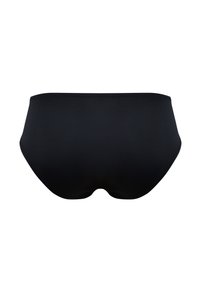 Czarny bikini w wysokim stanie, wykonany z gładkiego materiału, o prostym fasonie bez widocznych wzorów czy metalowych elementów.