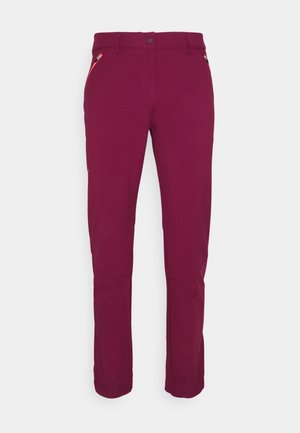 Mørkerøde tætsiddende bukser med lynlåslommer foran og bæltestropper, vist mod en ensfarvet lys baggrund.