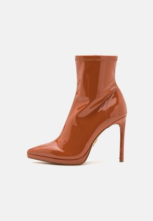 Steve Madden KAYLANI - Kõrge kontsaga poolsaapad - cognac