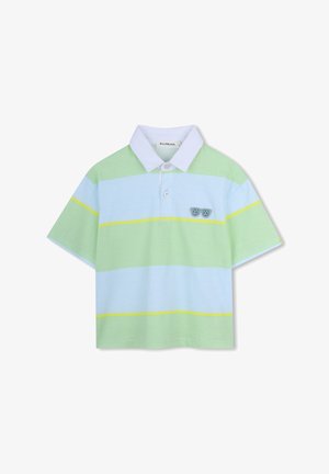 Zielono-niebieska koszulka polo z krótkim rękawem, w paski, z białym kołnierzem, z małą haftowaną grafiką okularów przeciwsłonecznych na piersi.