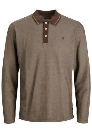 Polo marron à manches longues avec un col marron plus foncé, trois boutons blancs et un petit logo brodé sur la poitrine.