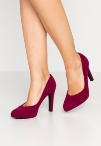 Peter Kaiser Zapatos altos - purple