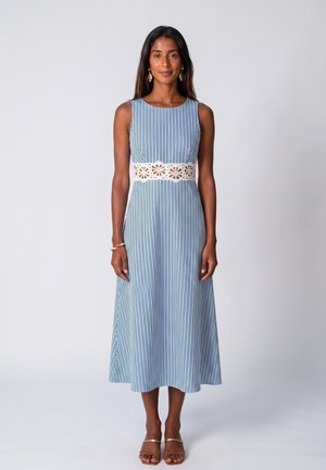 Cupshe, STRIPED OCCASION MAXI DRESS WITH LACE TRIM - Dnevna obleka - blue-grey -white