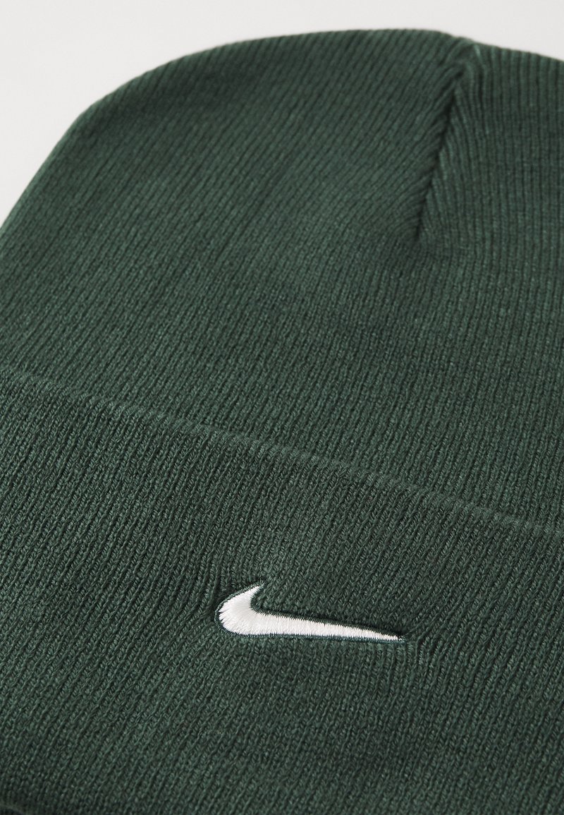 Nike Sportswear PEAK BEANIE UNISEX Beanie vintage green/sail