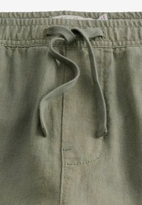 Next ELASTICATED DRAWSTRING  - REGULAR FIT - Kargopüksid - khaki green
