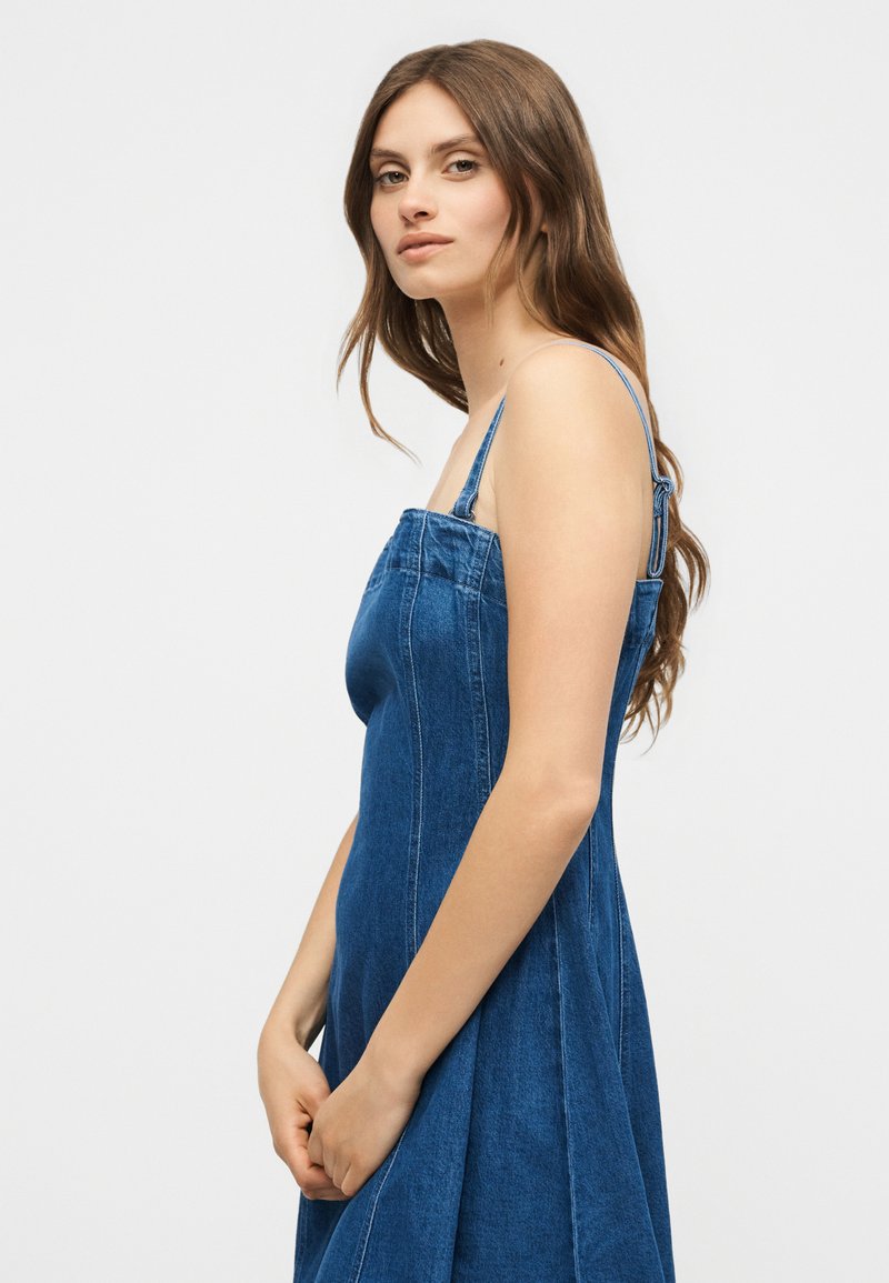 GAP Petite FIT FLARE DRESS BELL - Denim dress - light wash/light-blue denim  - Zalando.ie