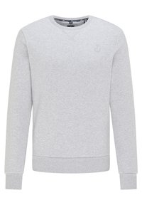 Sudadera gris hecha de una tela suave, con cuello redondo, mangas largas, puños acanalados y un sutil detalle de logo.