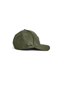 Cappellino da baseball verde oliva con visiera curva, caratterizzato da accenti ricamati e il nome "Larosa" ricamato di lato.