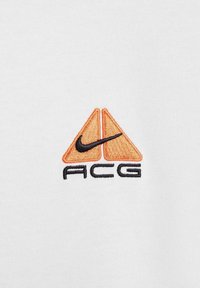 ACG "LUNGS" - Long sleeved top - summit white