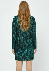 Minus CAIA V-NECK SHORT GLITTER  - Koktailové šaty/večierkové šaty - jade green