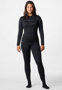 Svart termisk baslager-set med långärmad tröja och tighta leggings. Slät textur med en bergslogotyp på bröstet.
