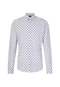 Chemise à manches longues avec une base blanche ornée d'un motif hexagonal répétitif en gris foncé. Col et devant à boutons.