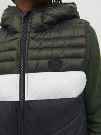 Jack & Jones Junior JJEHERO BODYWARMER HOOD  - Väst - rosin/black/white blocking