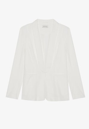 Blazer blanc avec revers châles, deux poches avant et manches longues. Texture lisse, coupe ajustée et détails de conception minimalistes.