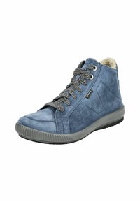 Scarpe alta in camoscio blu, con lacci grigi, suola in gomma grigia e una morbida fodera interna pelosa.