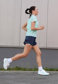 HOKA CLIFTON 9 - Sneakers basse - frost/rose gold