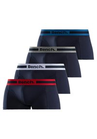 Mornarski bokserice z kontrastnimi elastikami v modri, sivi, beli in rdeči barvi. Vsaka elastika nosi logotip "Bench." v črni barvi.