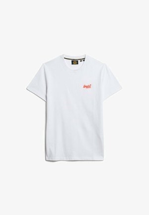 Hvid bomulds T-shirt med korte ærmer, rund hals og et lille rødt logo på venstre brystområde. Glat tekstur og klassisk pasform.