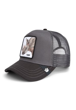 Casquette de trucker grise avec un dos en maille, visière courbée, patch carré blanc présentant une illustration de rhinocéros et le texte "TUFF". Accentuée de coutures noires.