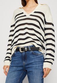 Mos Mosh Stickad tröja - off-white