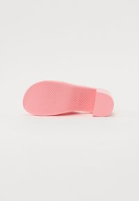 Thumbnail Image 5