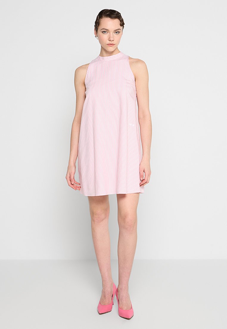 CHIARA FERRAGNI Jurk roze