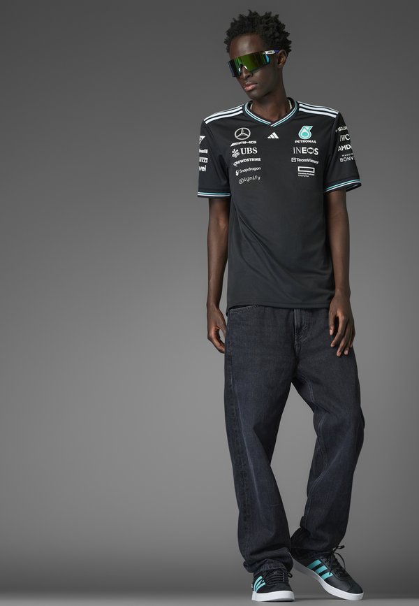 MERCEDES - AMG PETRONAS FORMULA ONE TEAM DRIVER AUTHENTIC BLACK MEN - Print T-shirt