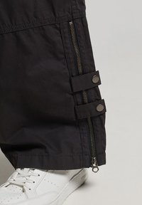 Superdry & Co Cargobroek - black