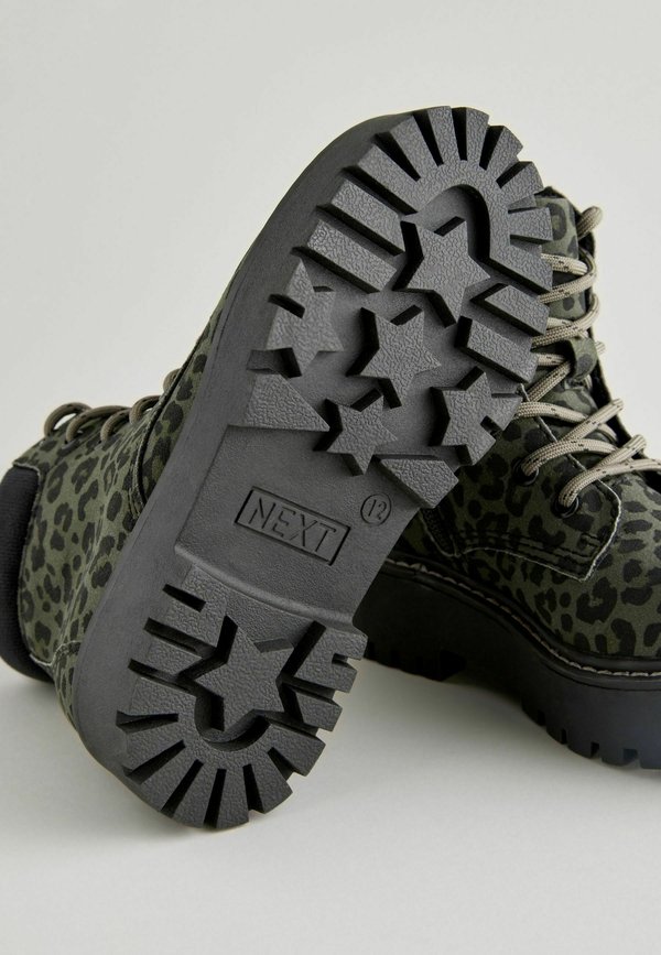 CHUNKY  – REGULAR FIT – Schnürstiefelette