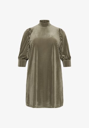 Maslinasto zeleni, rebrasti haljinu s visokim ovratnikom i napuhanim rukavima, koja se ističe opuštenim krojem i teksturiranim materijalom. Uokvirena vertikalnim prugama.