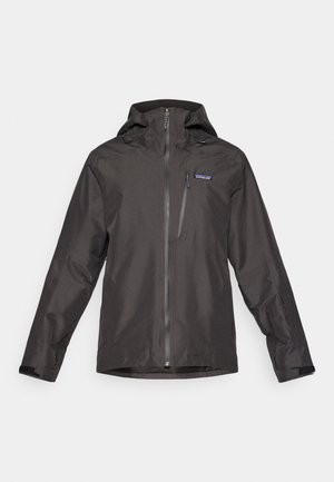 Crna vodootporna jakna s kapuljačom, prednjim patentnim zatvaračem i podesivim manžetama. Ima logo na lijevoj strani prsiju i glatku, teksturiranu završnu obradu.