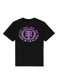 T-shirt en coton noir avec un graphique circulaire comportant des éléments stylisés en violet et vert, y compris des symboles pour l'eau, le feu, la terre et l'air.