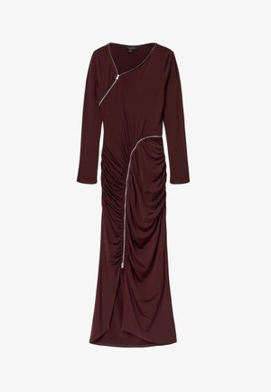 Langærmet mørkebrun kjole med asymmetriske sølvlynlåse og rynkede stofdetaljer langs for- og sidesømme.