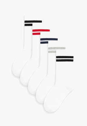Cinco perechi de șosete albe cu dungi de diferite culori: negru, roșu, bleumarin și gri. Textură ribbed. Design standard de lungime crew.