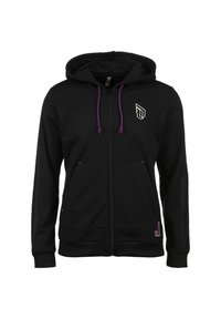 Sudadera con cremallera negra, capucha, cordones morados, bolsillos laterales y un pequeño logotipo en el pecho. Presenta una tela texturizada y puños acanalados.
