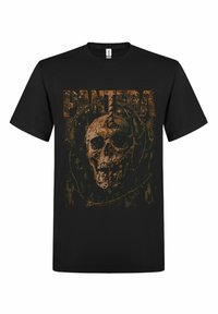 Sort bomulds T-shirt med et slidt grafisk design af et skelet og pigtråd, med "PANTERA" i fed, rusten orange skrift.