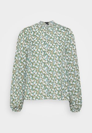 Blouse à manches longues avec imprimé floral bleu clair et blanc sur fond vert olive, à boutons sur le devant et poignets froncés.