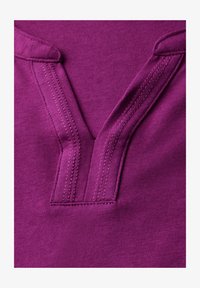 Unselected, pink