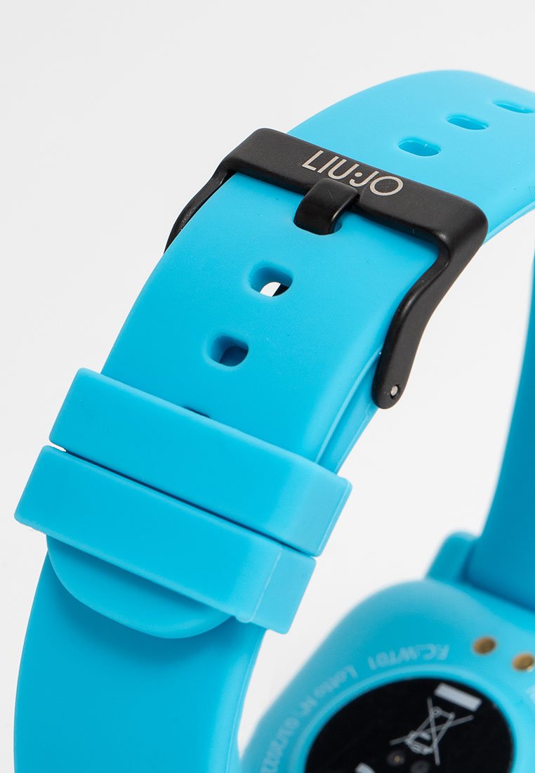 Cinturino per orologio in silicone blu con finitura testurizzata, dotato di una fibbia nera e il nome del marchio "LIU JO" inciso su di esso.