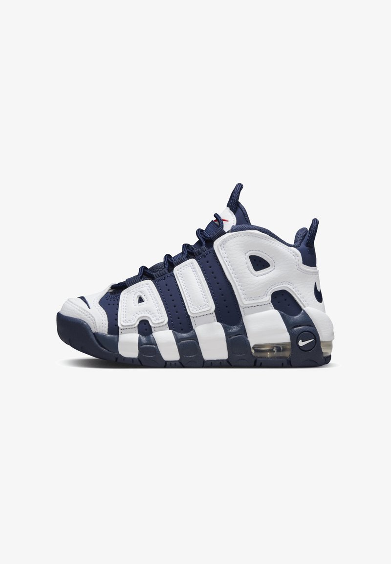 Nike Sportswear AIR MORE UPTEMPO KI BP - Sneakers - white midnight navy mtlc gold univ red