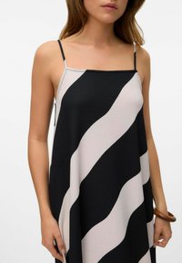 Vero Moda Dolga obleka - black