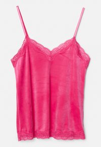 Roze satijnen tanktop met kantafwerking langs de halslijn en zoom. Het heeft verstelbare banden en een gladde, glanzende textuur.