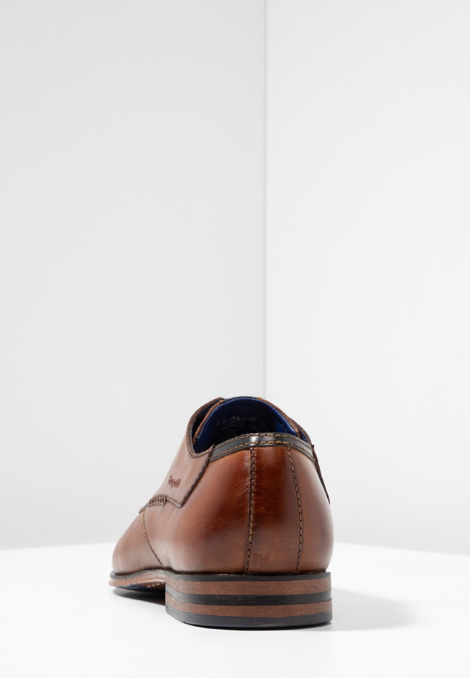 Bugatti MATTIA Pensko med snøring cognac Zalando.no Bugatti MATTIA II Pensko med snøring cognac Zalando.no