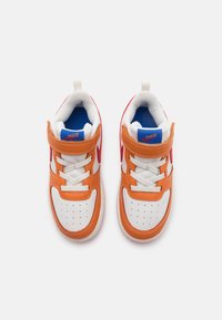 Nike Sportswear NIKE COURT BOROUGH LOW 2 (TD) - Sapatilhas - sail/university red/hot curry/game royal