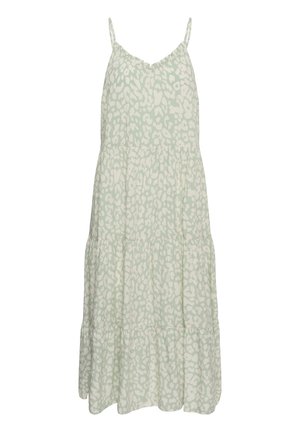 Vestido midi sin mangas con tirantes finos, base verde claro y un patrón abstracto de estampado de leopardo blanco.