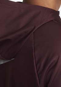 Nike Performance Chaqueta de running - bordeaux