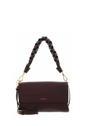 Coccinelle, BOHEME GRANA DOUBLE SHOULDER BAG - Bolso de mano - berry   wint rose
