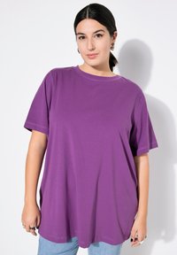 Studio Untold LONGLINE - Jednoduché tričko - classic plum