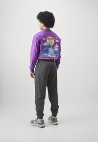 Nike Performance NBA LOS ANGELES LAKERS JORDAN PANT - Klubu apģērbs - medium ash/purple smoke